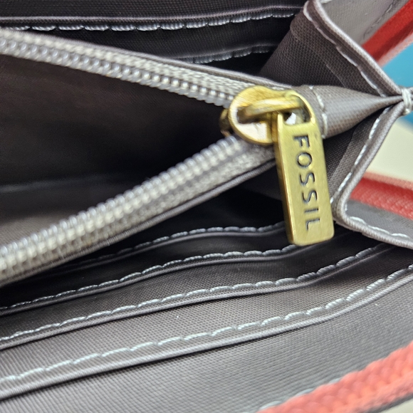 Fossil Pink Women's Wallet - Picture 5 of 7